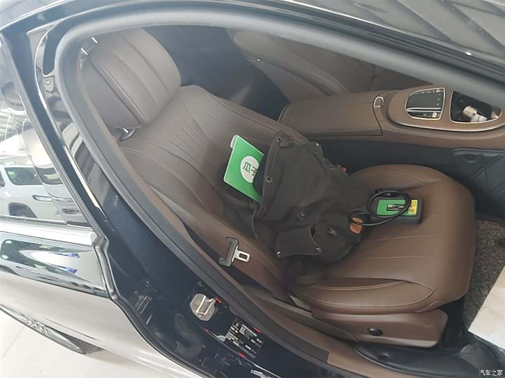 Mercedes-Benz E-Class, 2022 25