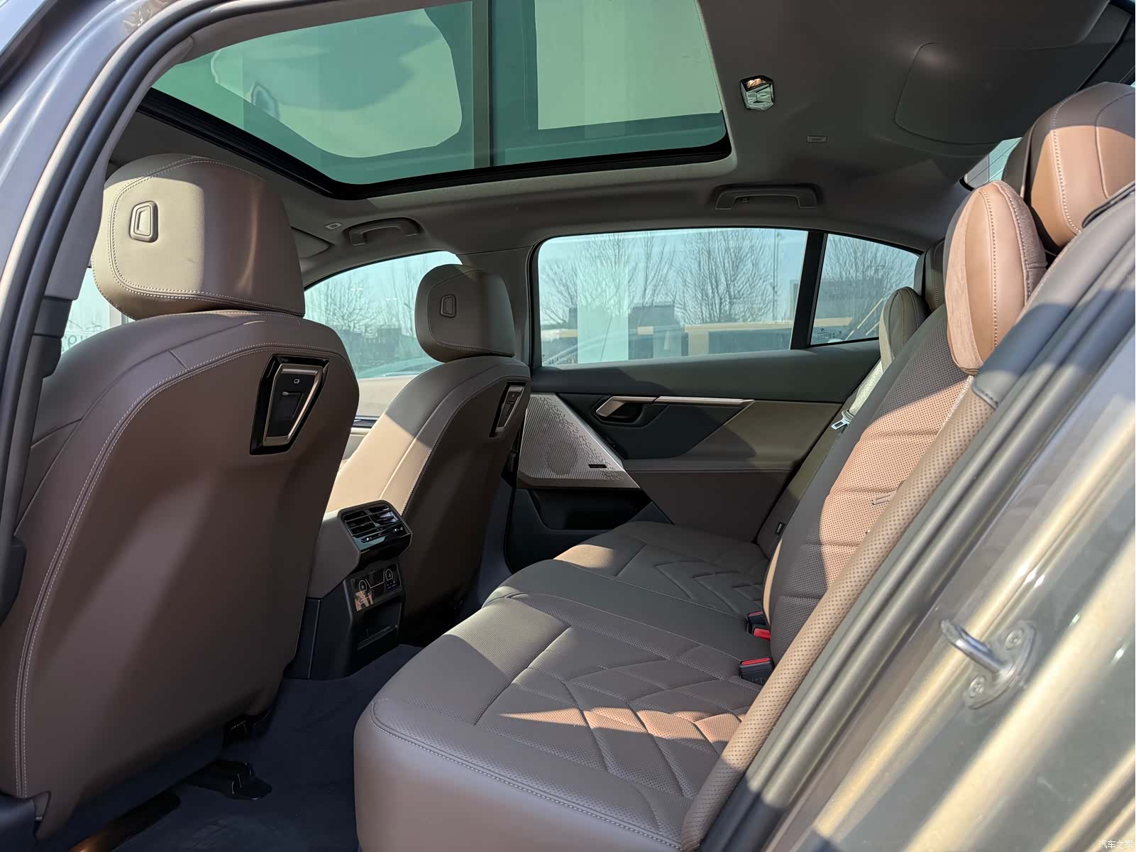 BMW i5, 2026 14