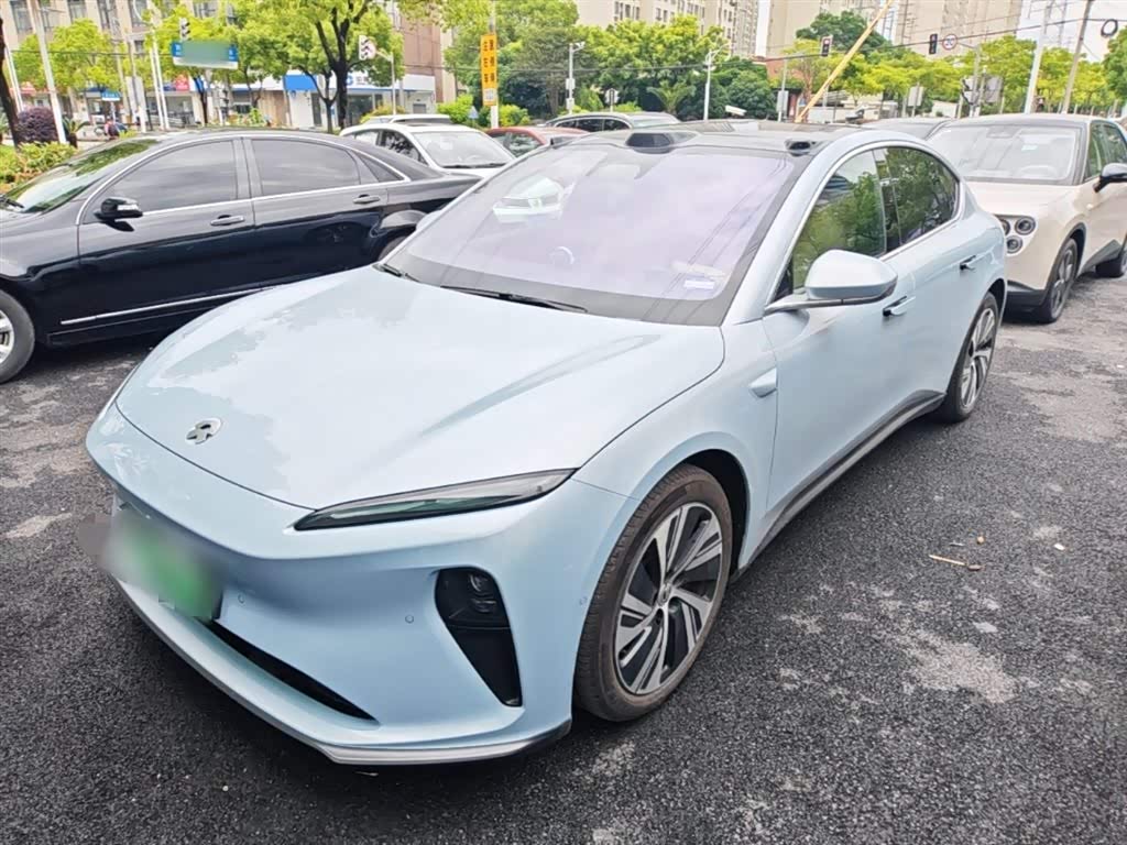 NIO ET5