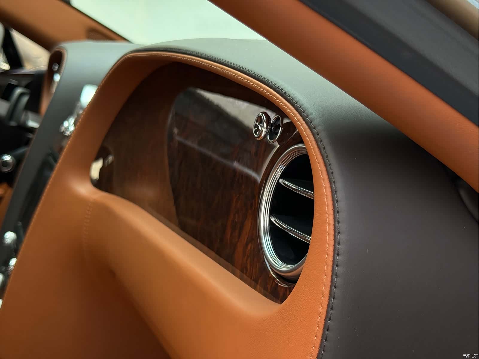 Bentley Flying Spur, 2012 35