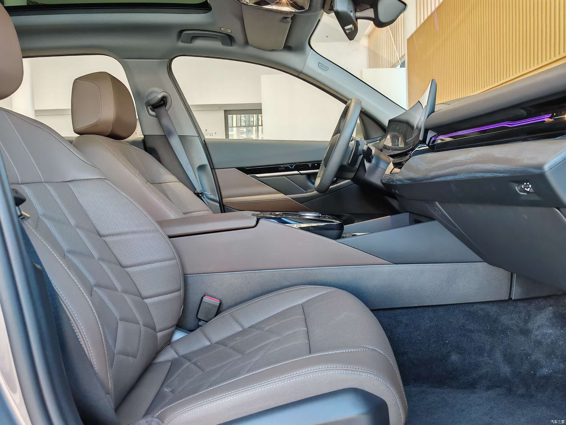 BMW 5 Series, 2025 17