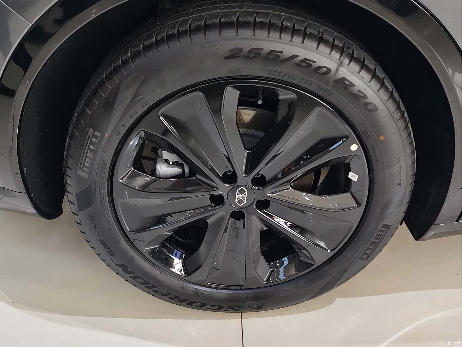 Luxeed R7, 2025 13