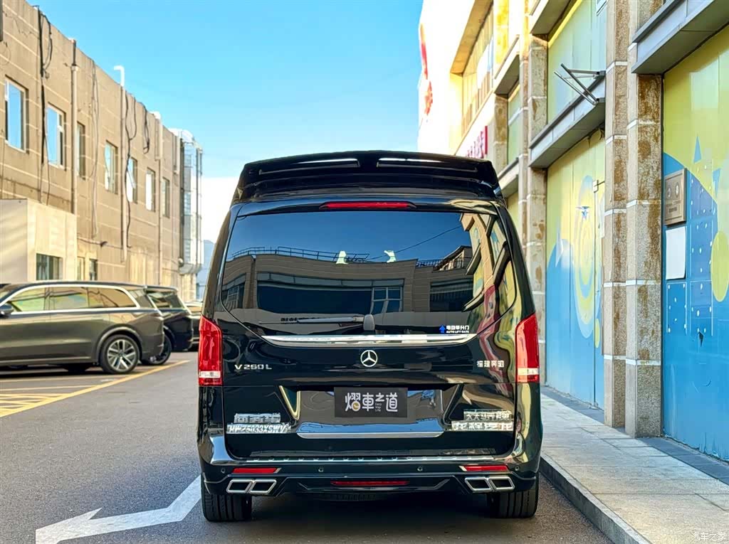 Mercedes-Benz V-Class, 2023 4