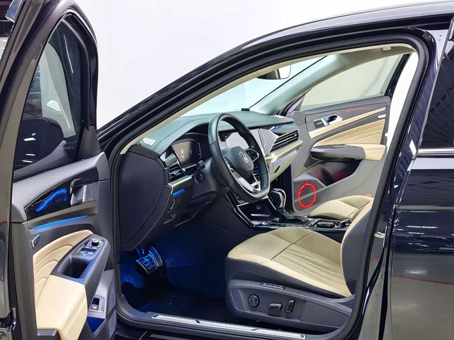 Volkswagen Passat 2023, фото 8