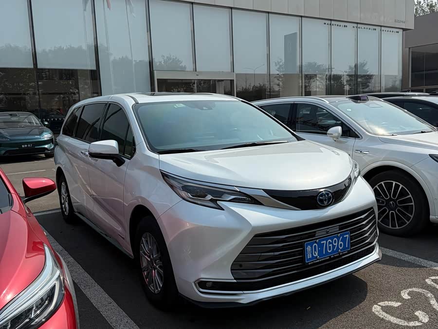 Toyota SIENNA 2022, фото 1
