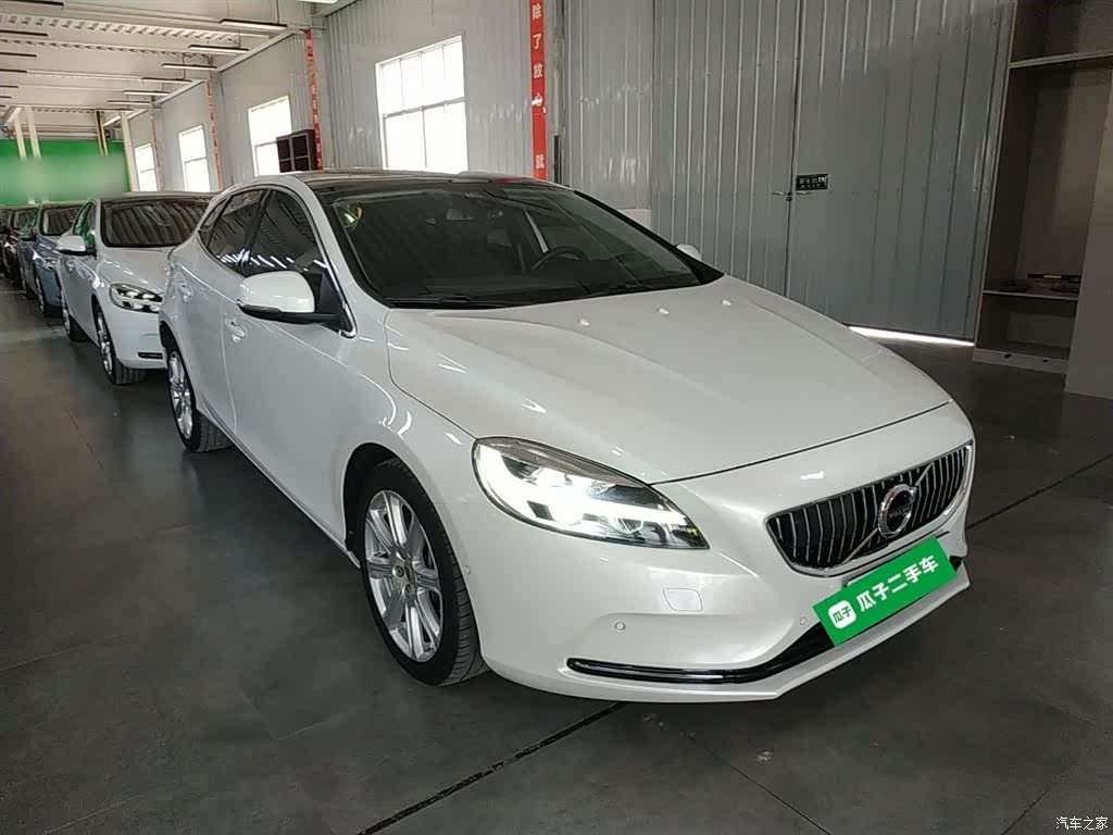 Volvo V40, 2019 4