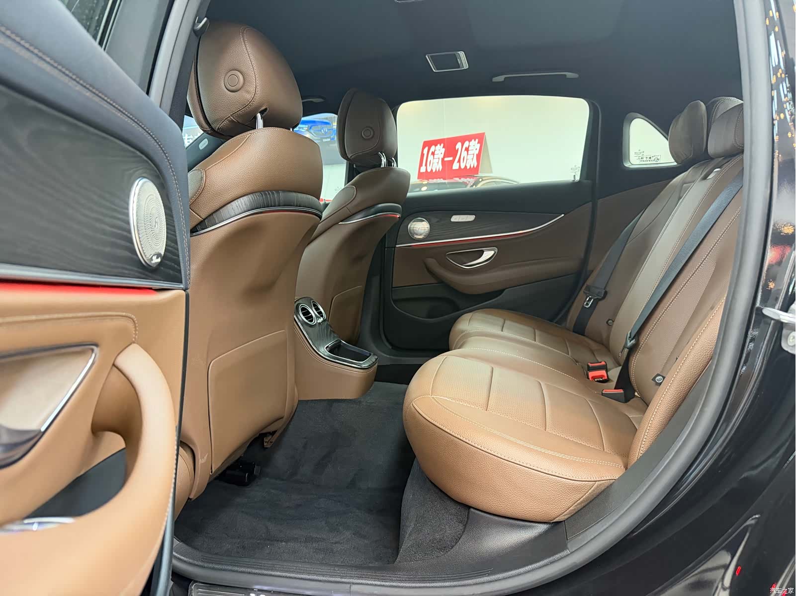 Mercedes-Benz E-Class, 2022 11