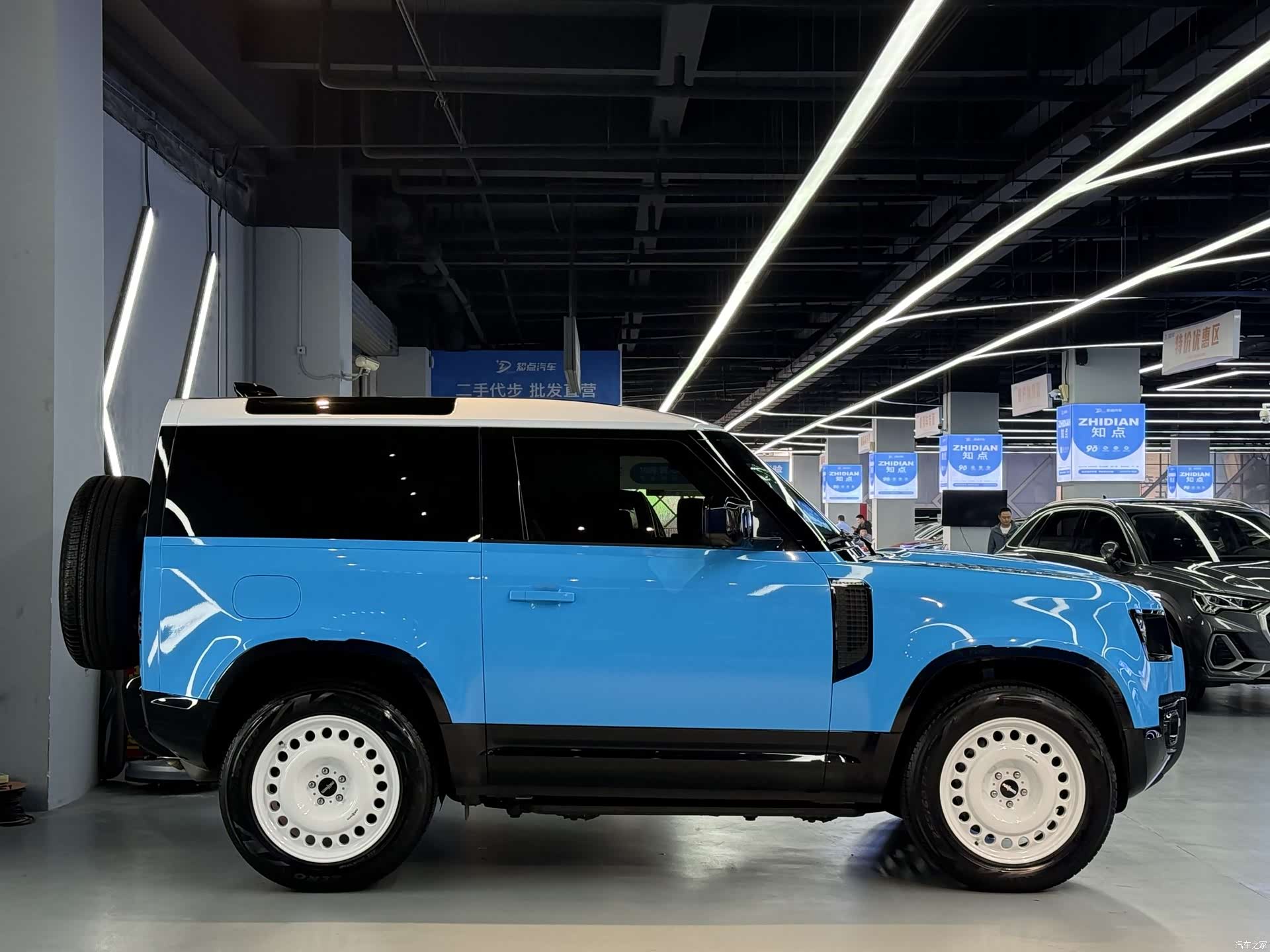 Land Rover Defender, 2021 24