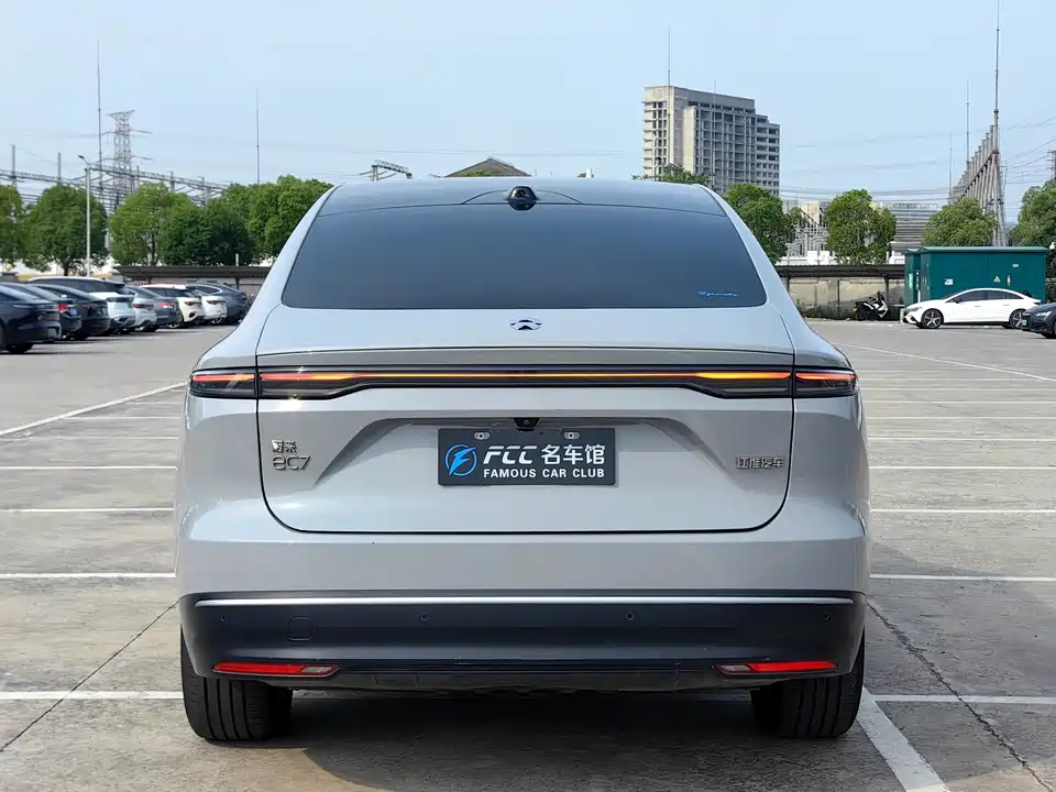 NIO EC7