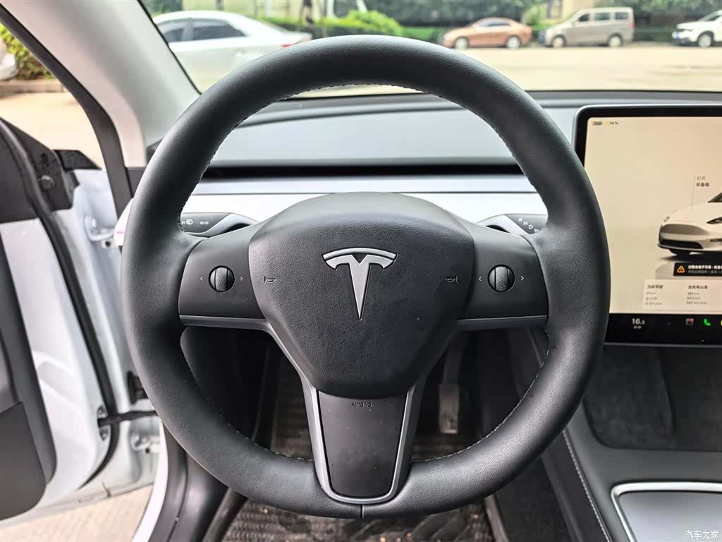Tesla Model Y, 2024 7