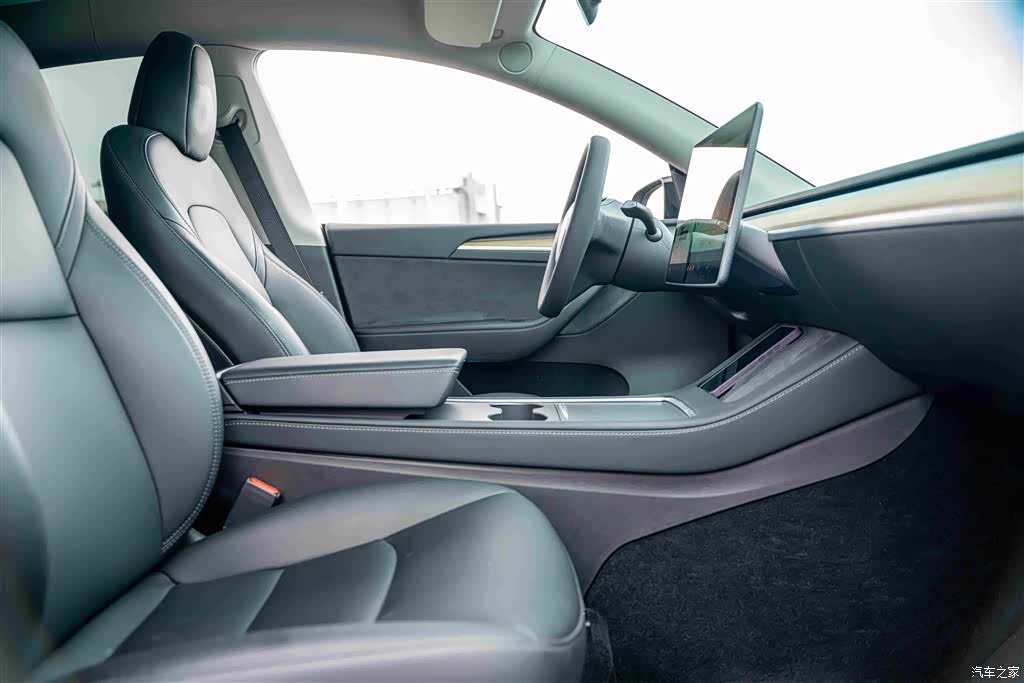 Tesla Model Y, 2022 14