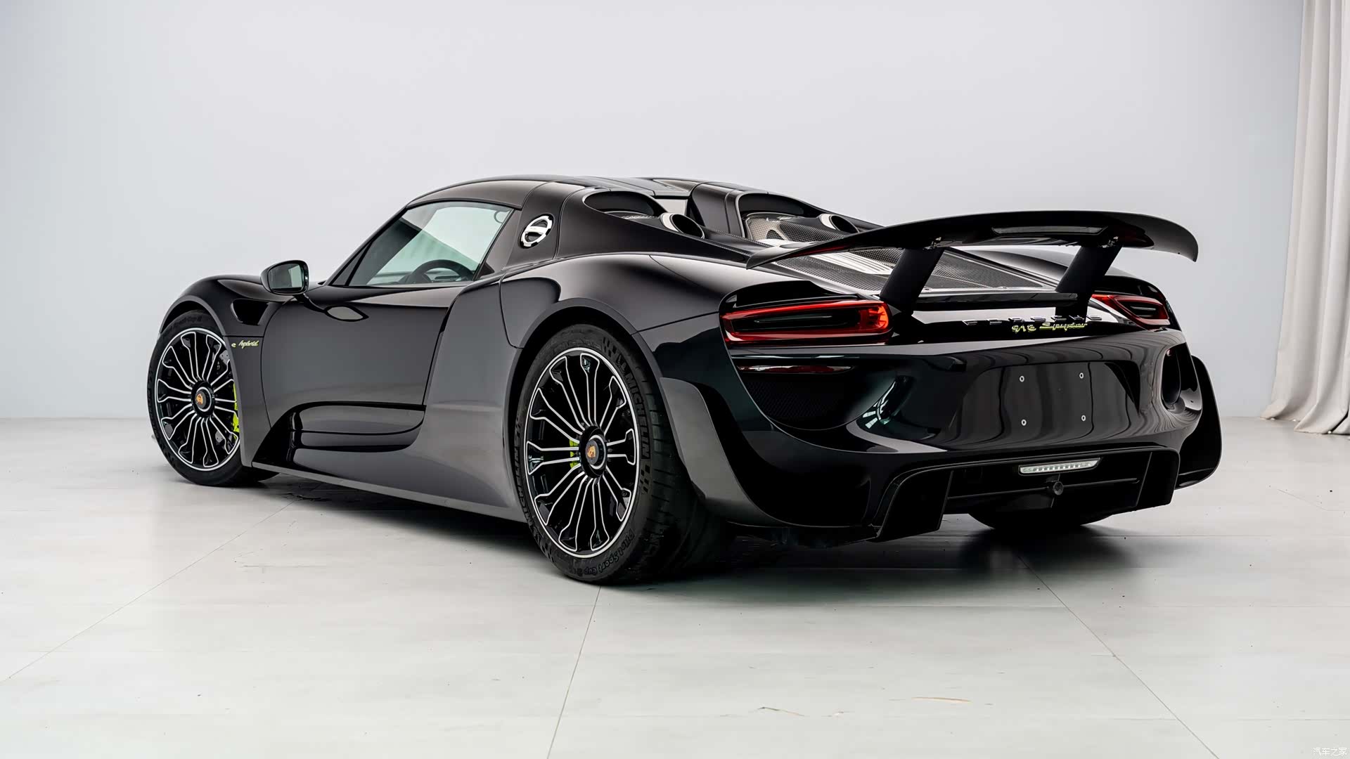 Porsche 918, 2016 24