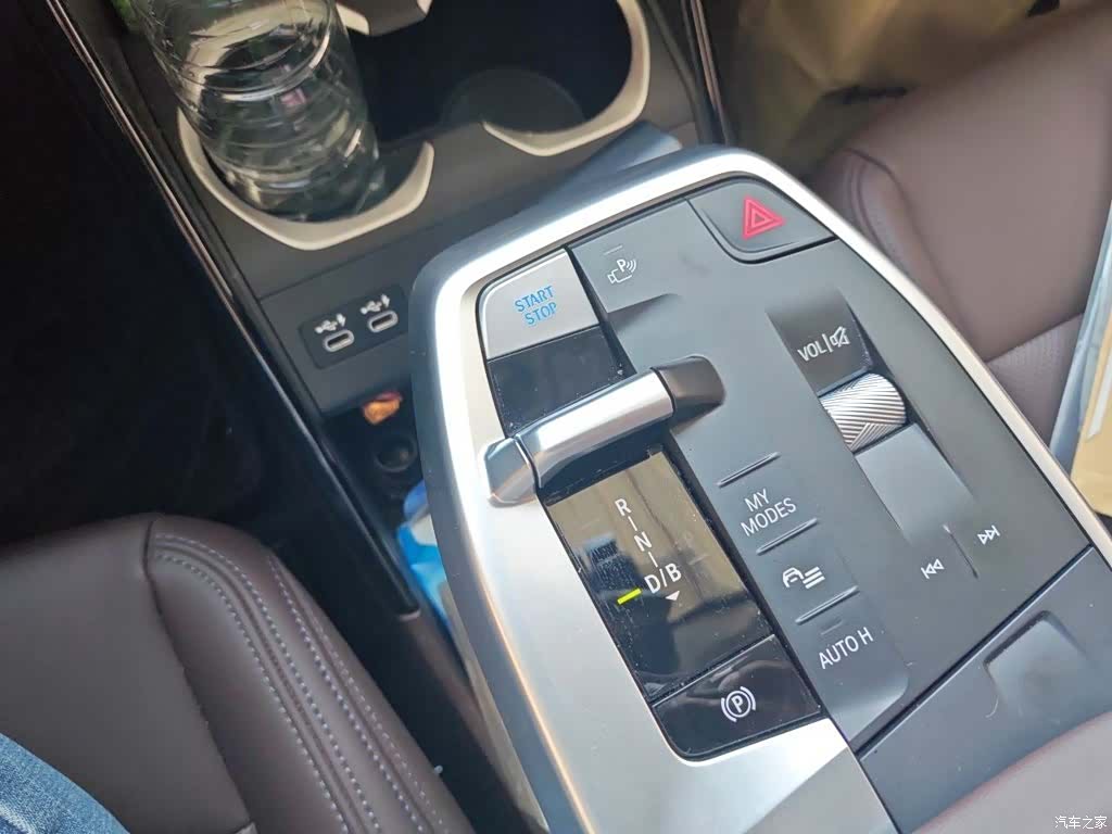 BMW iX1, 2024 7