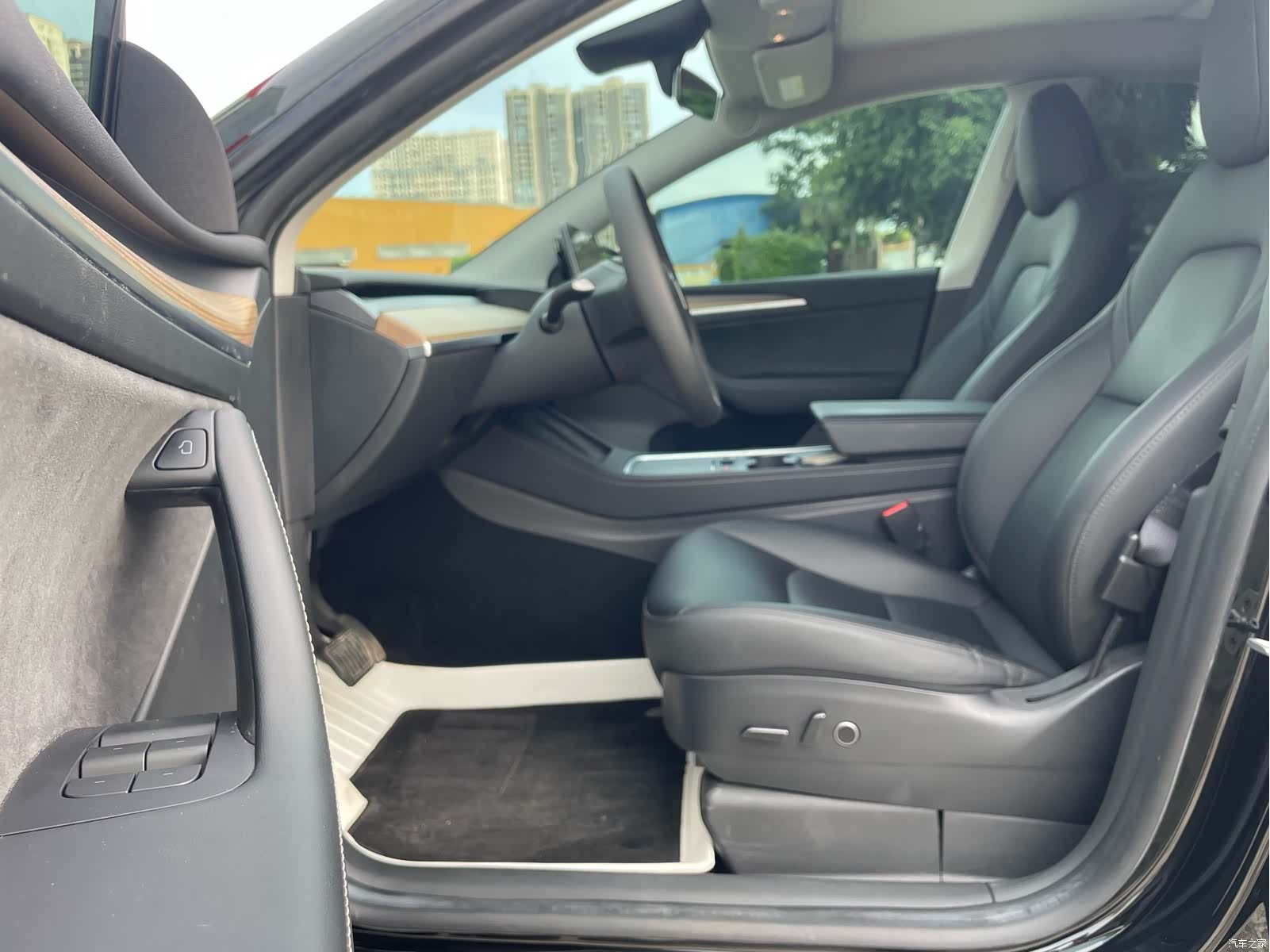 Tesla Model Y, 2023 8