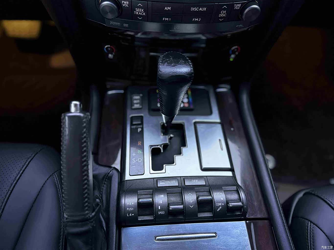 Lexus LX, 2008 9
