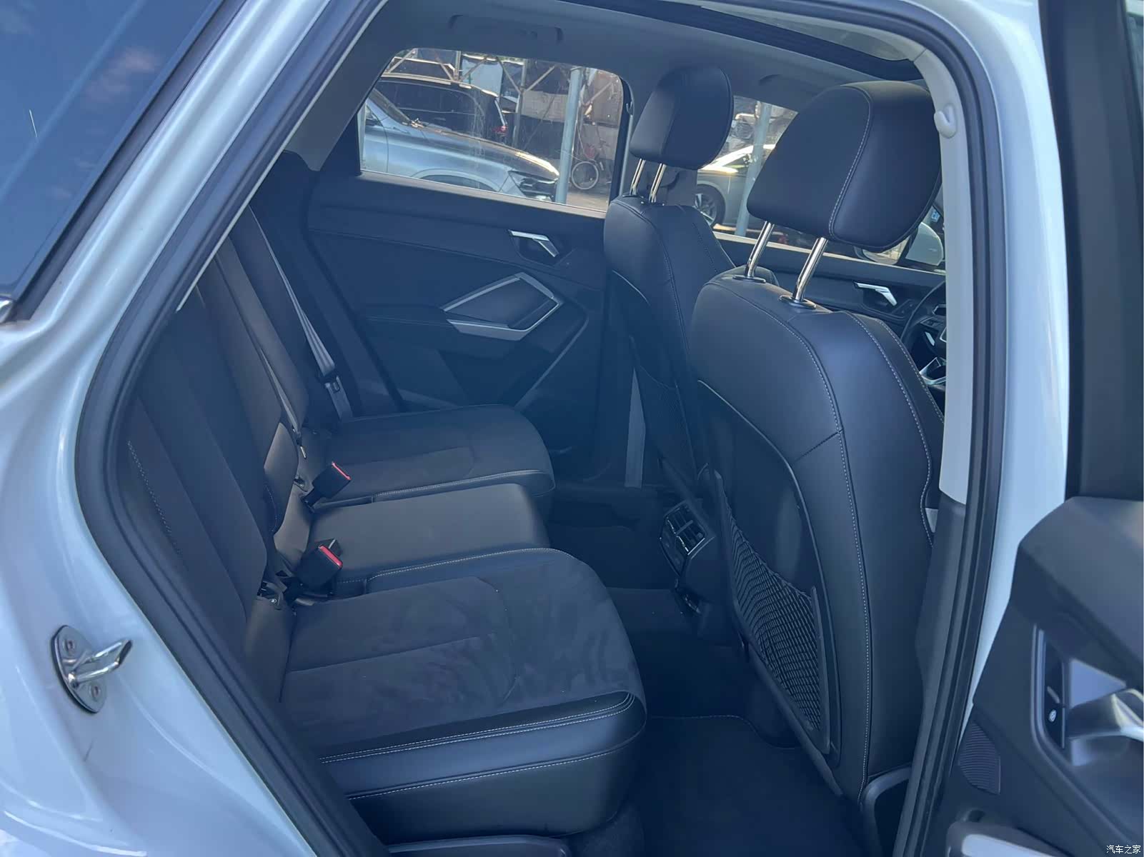Audi Q3, 2022 11