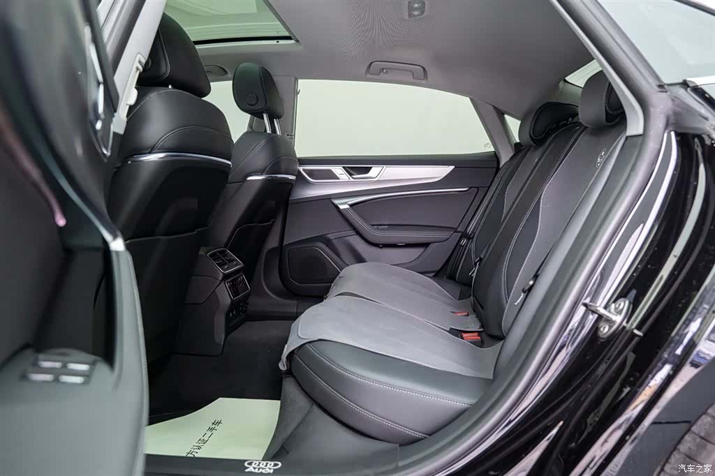 Audi A7L, 2024 12