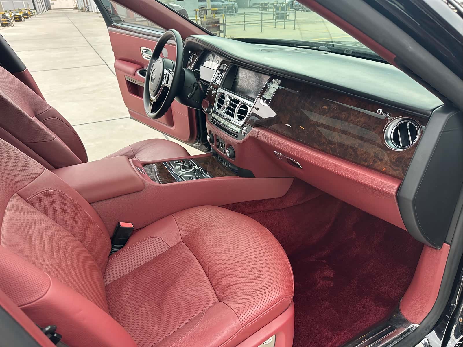 Rolls-Royce Ghost, 2011 6
