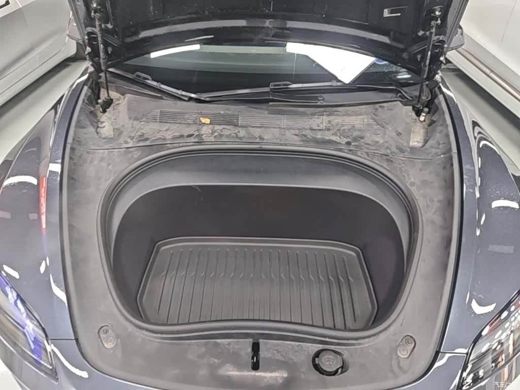 Tesla Model 3, 2024 20