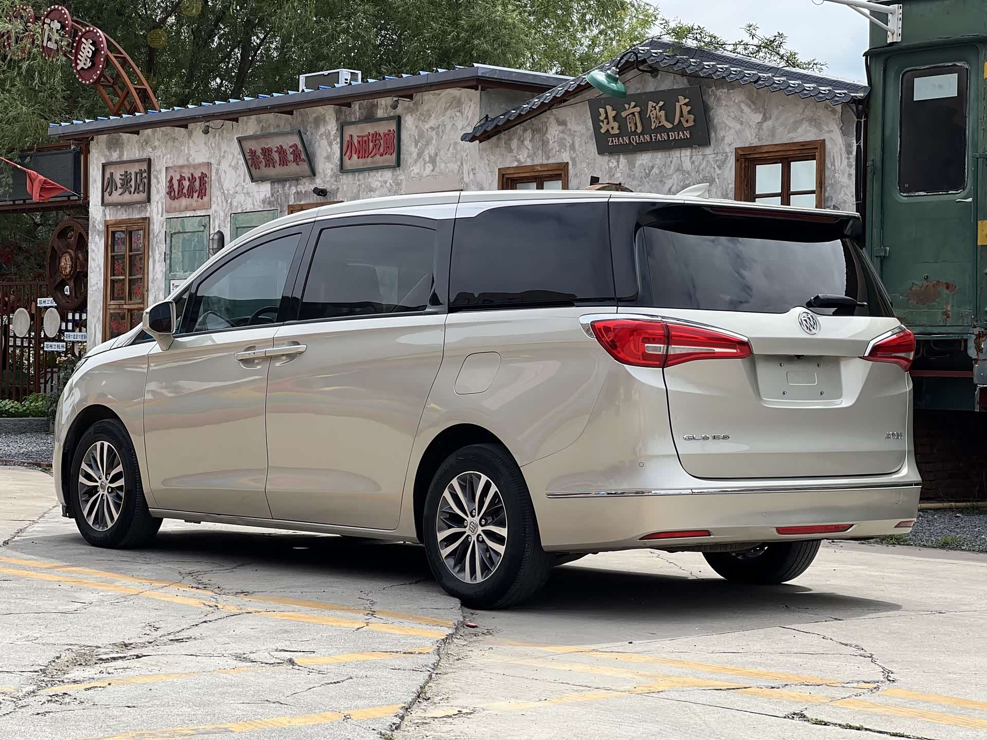 Buick GL8, 2020 4