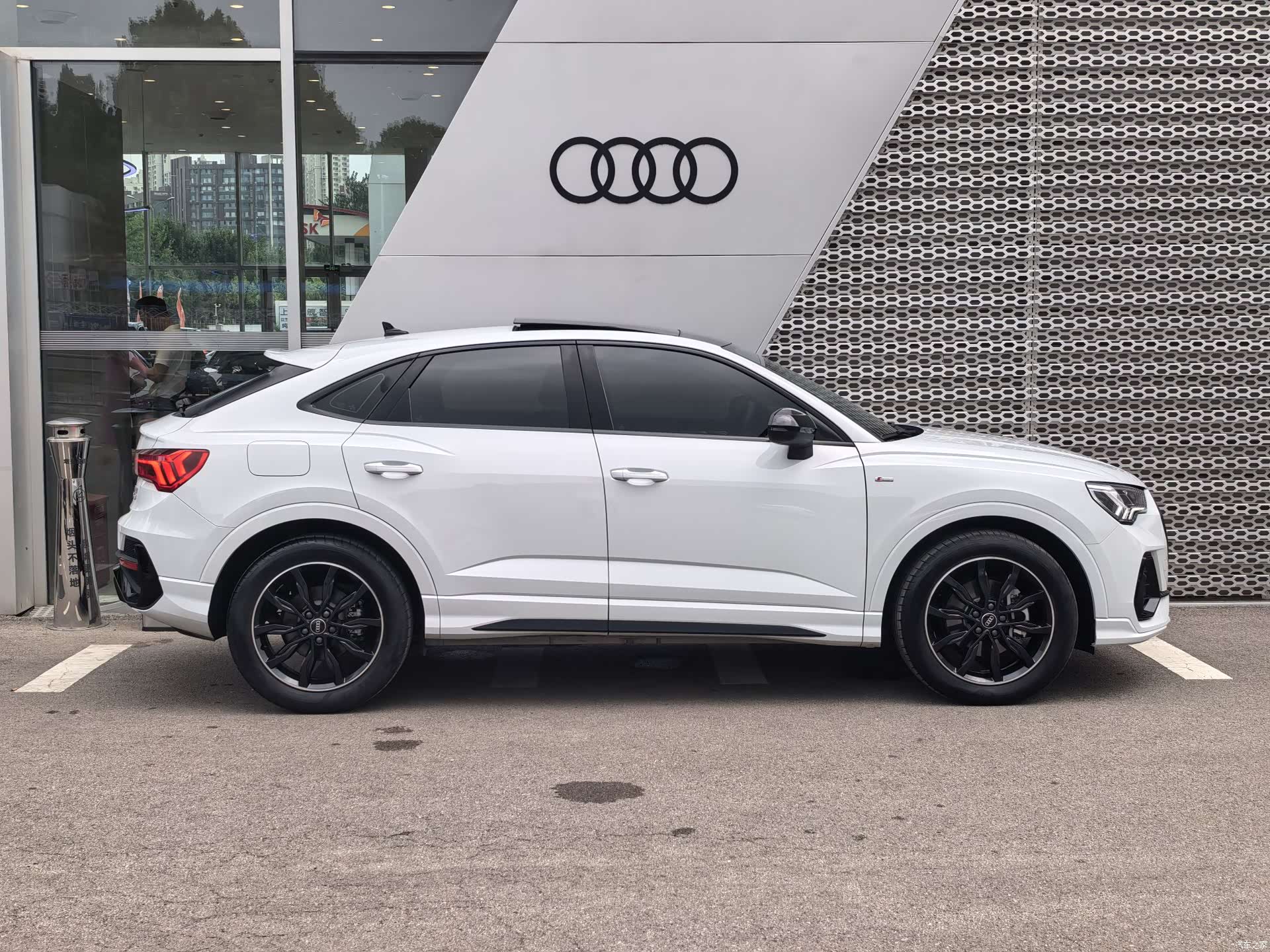 Audi Q3, 2022 9