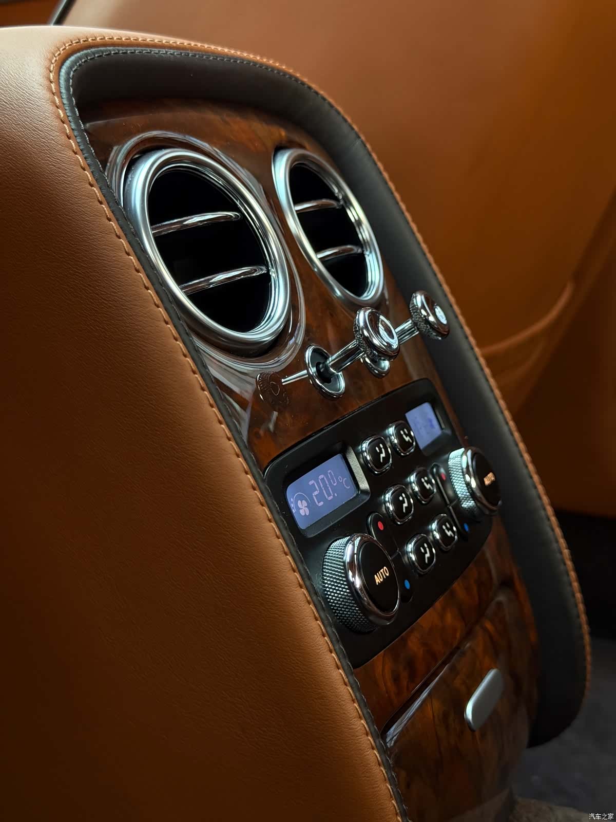 Bentley Flying Spur, 2012 31