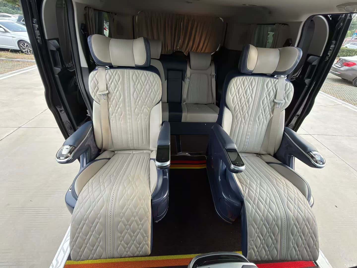 Ford Tourneo, 2022 15