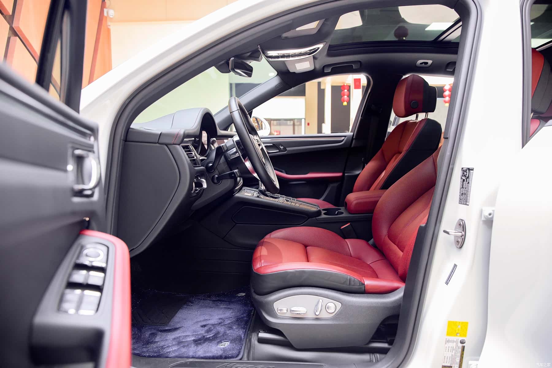 Porsche Macan, 2026 10