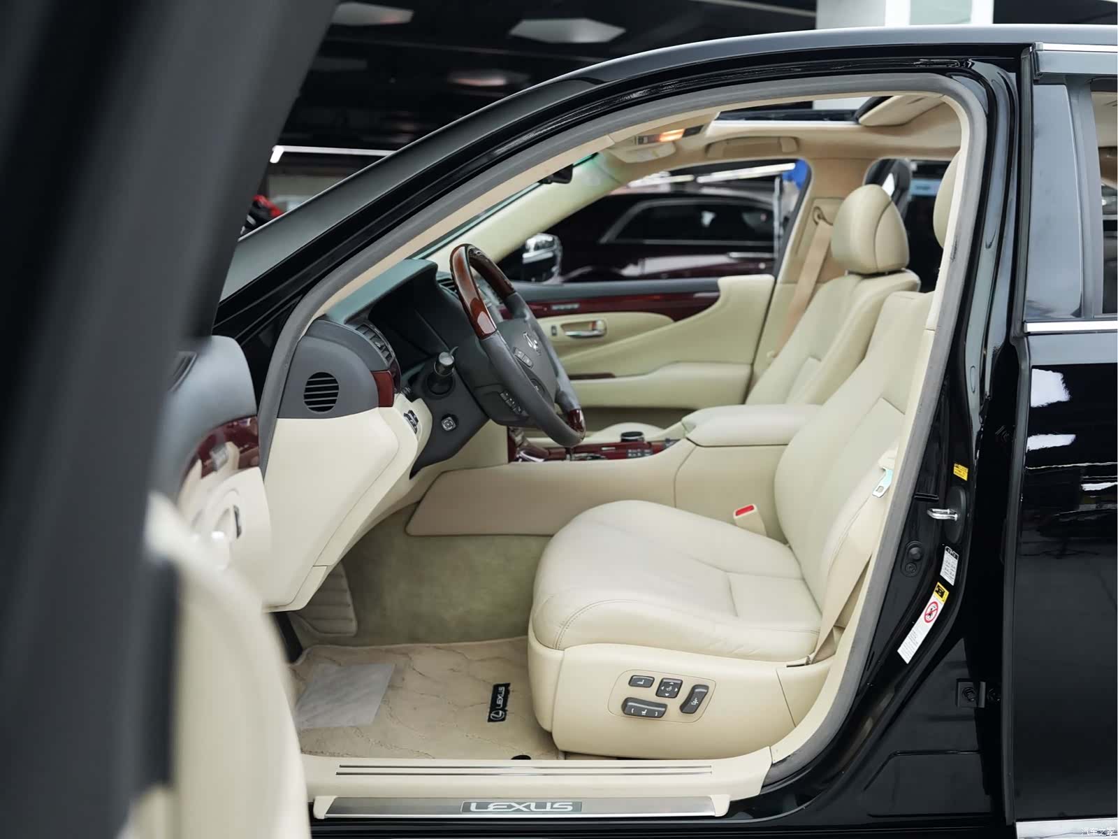 Lexus LS, 2010 6