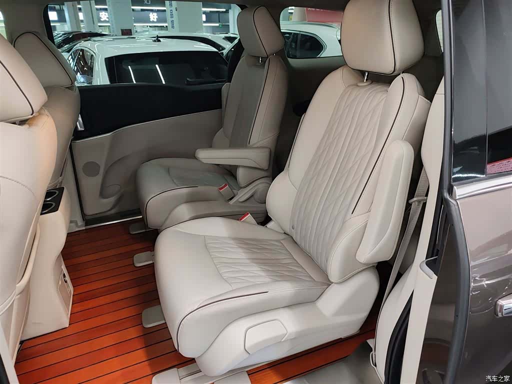 Buick GL8, 2022 13