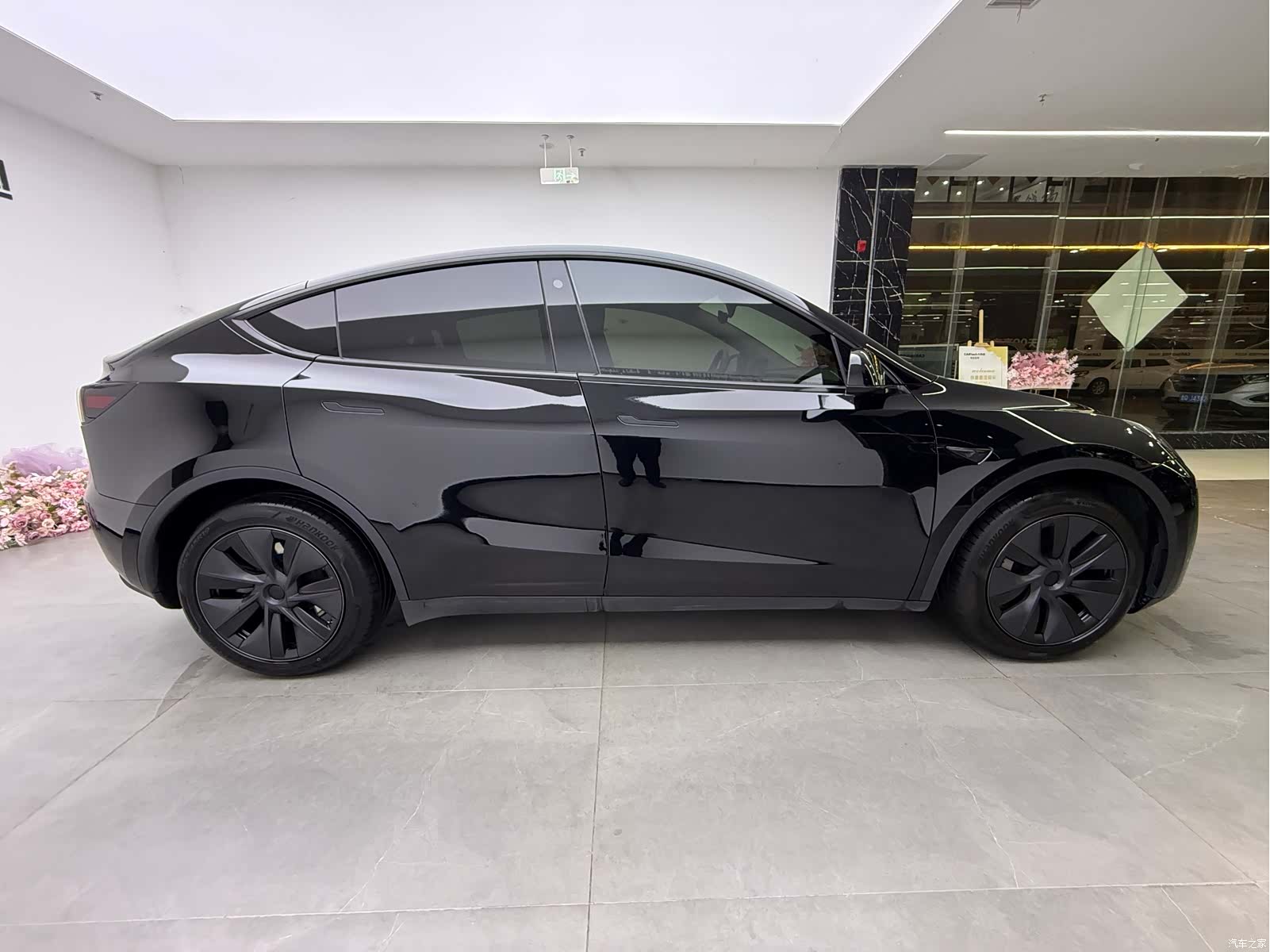 Tesla Model Y, 2024 6