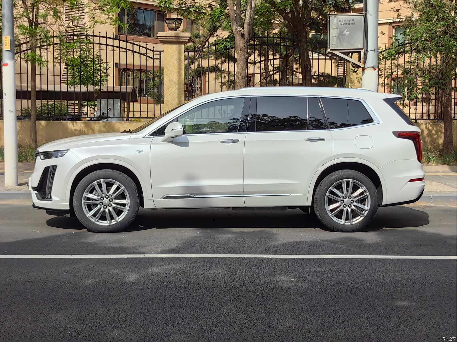 Cadillac XT6, 2022 все фото