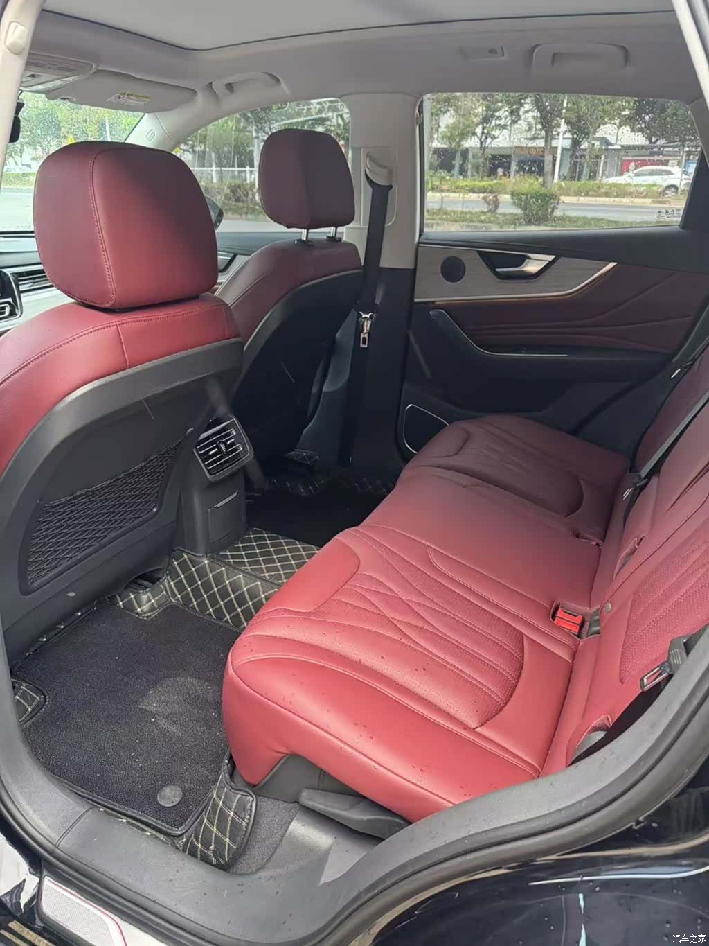 Hongqi HS5, 2025 21
