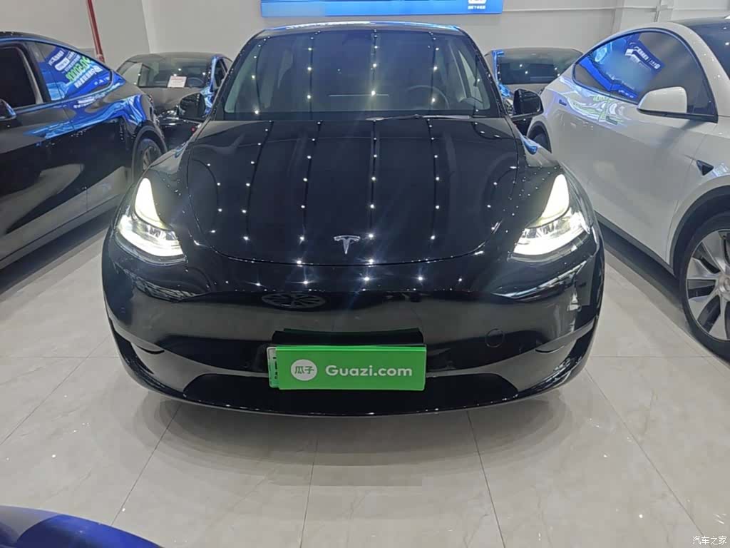 Tesla Model Y, 2022 3