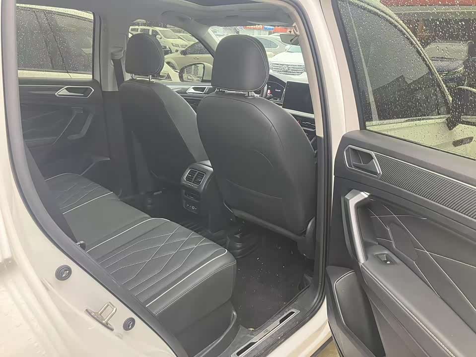 Volkswagen Tiguan L Volkswagen Tiguan L