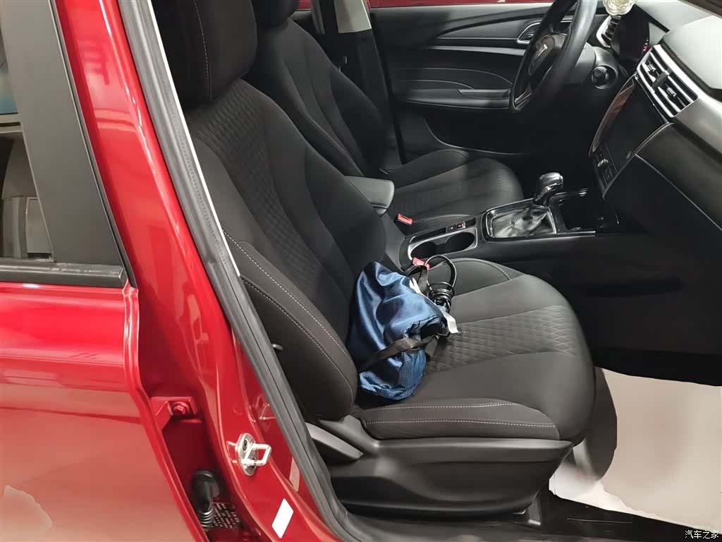Roewe i5, 2020 25