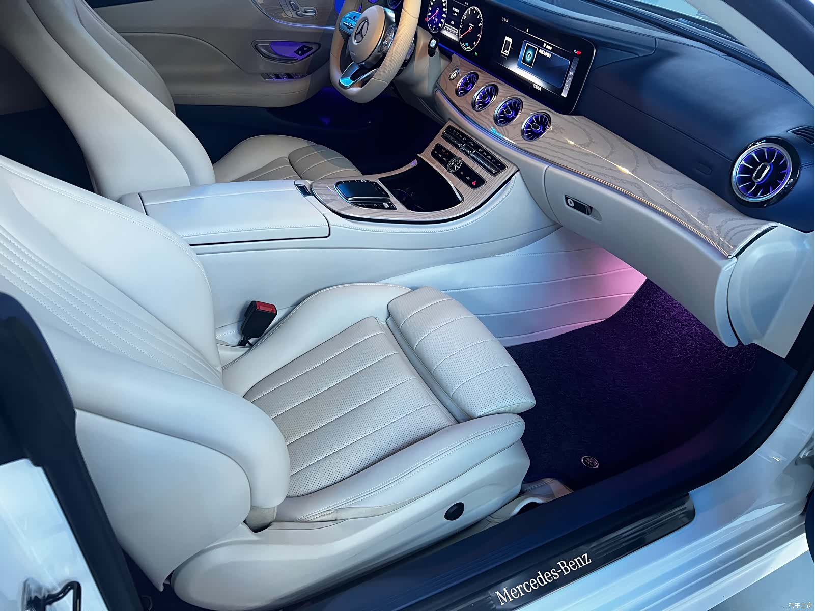 Mercedes-Benz E-Class, 2020 14