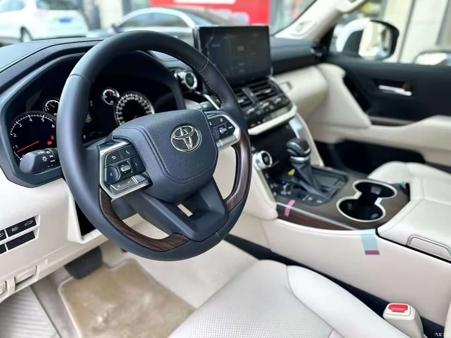 Toyota Land Cruiser, 2025 12