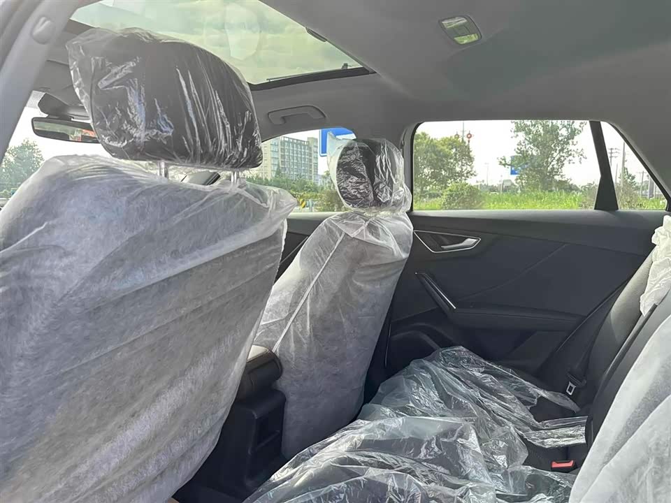 Audi Q2L