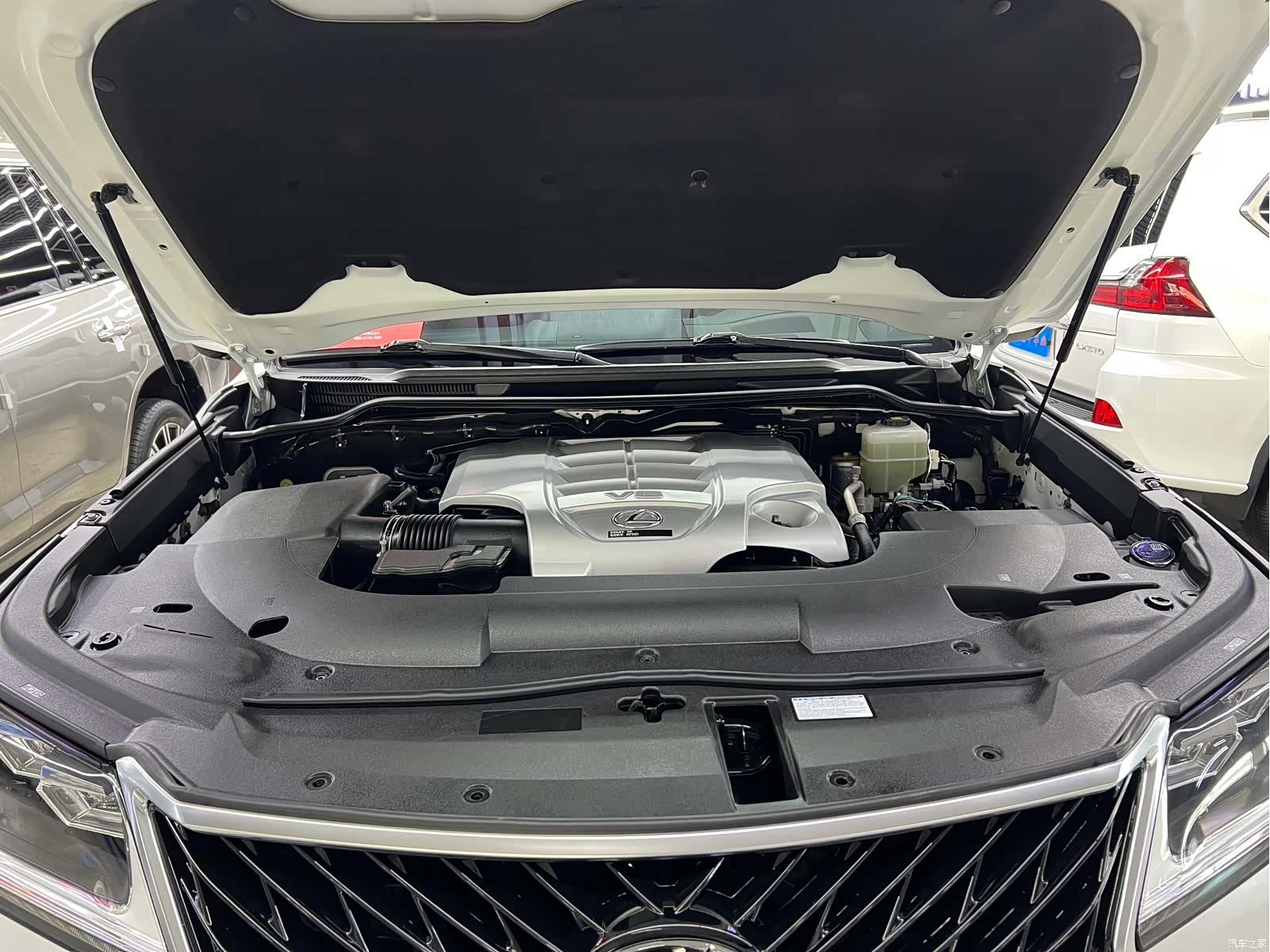 Lexus LX, 2018 10