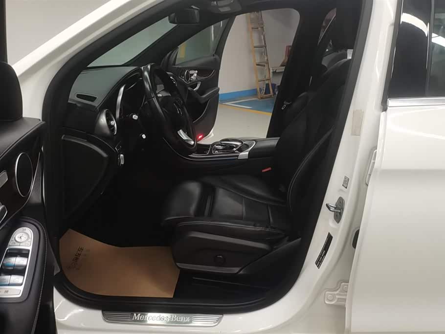 Mercedes-Benz GLC Mercedes-Benz GLC