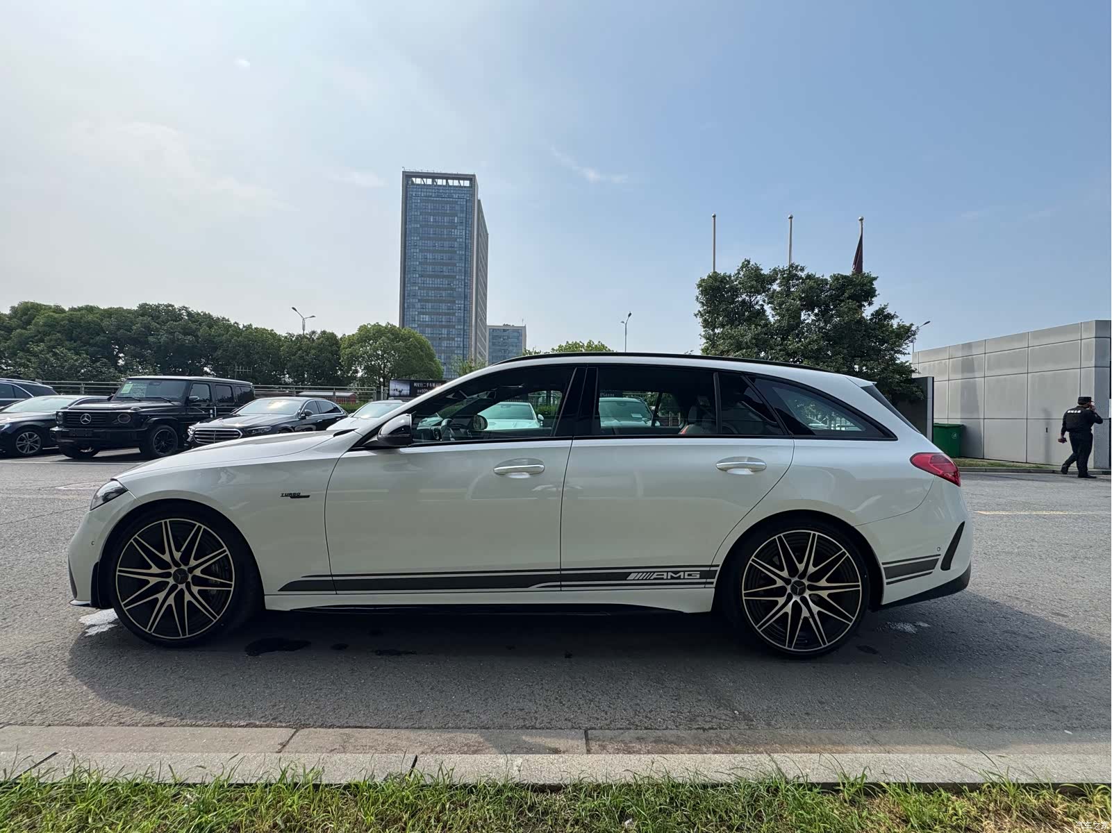 Mercedes-Benz C-Class, 2025 14