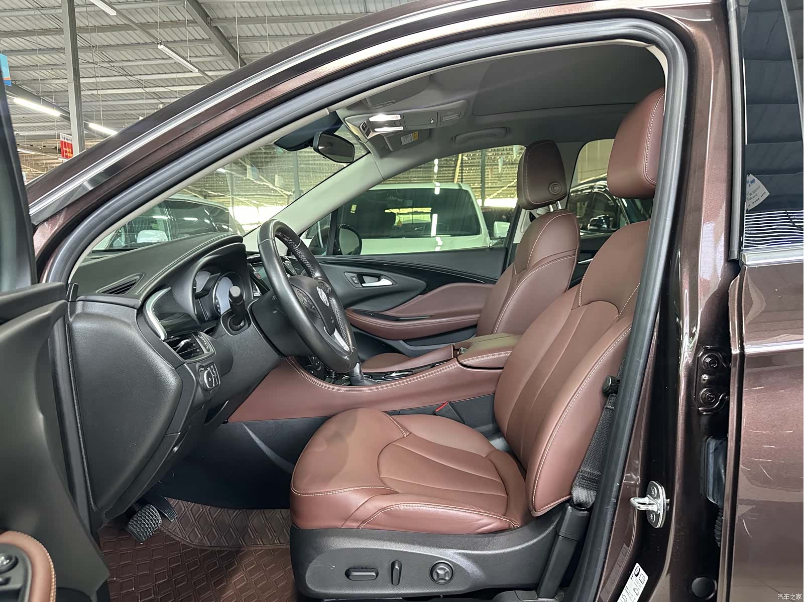 Buick Envision Plus, 2021 7