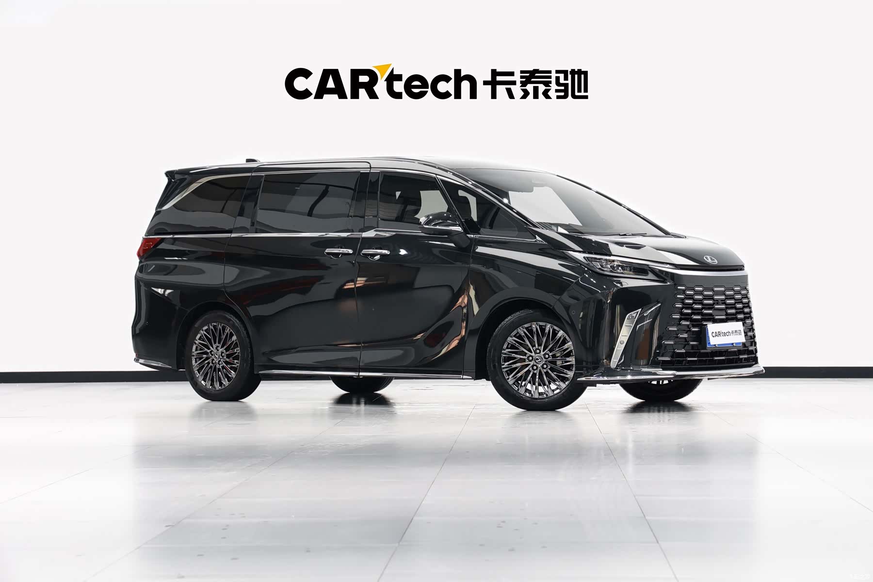 Lexus LM, 2026 3