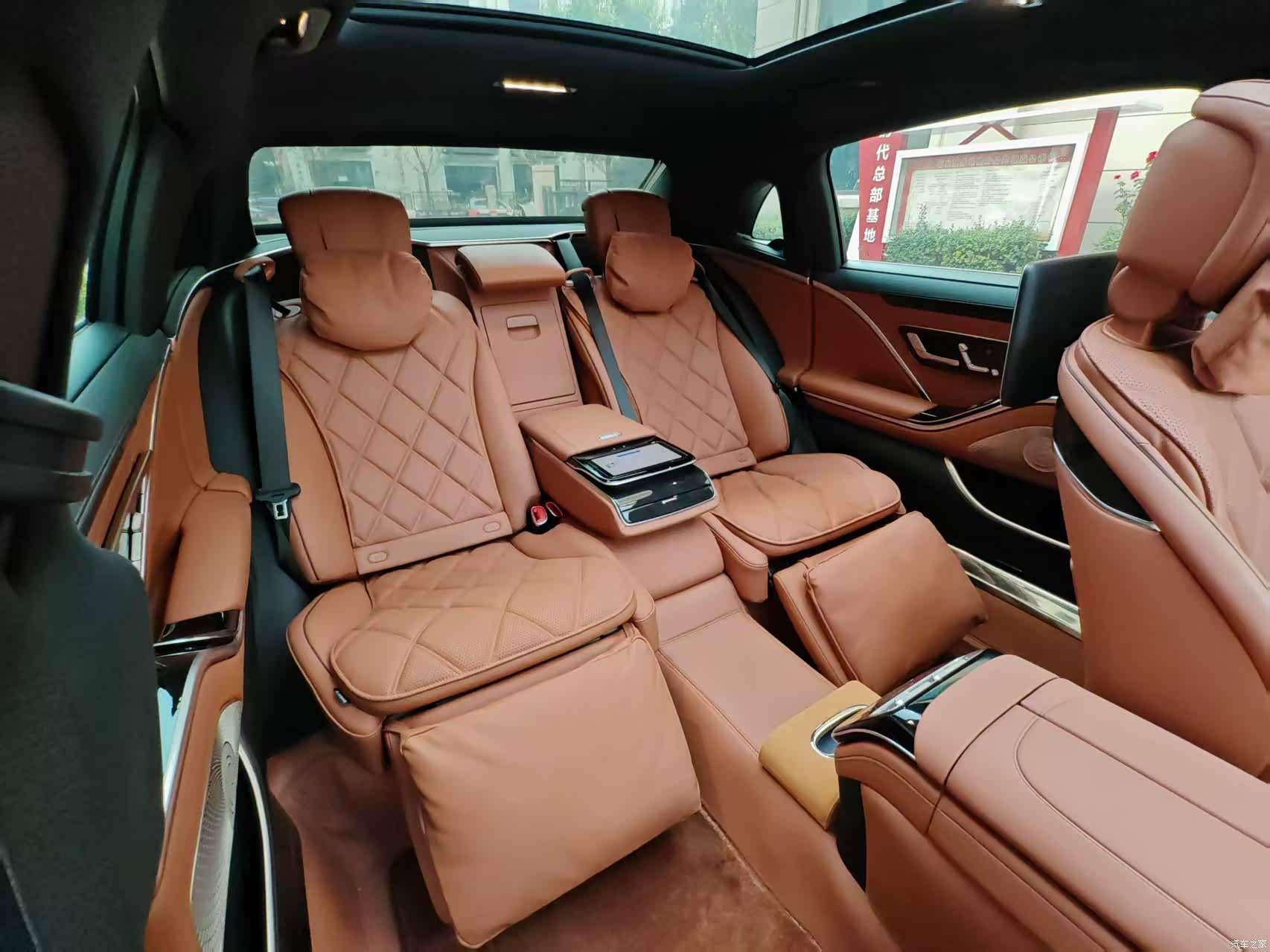 Maybach S-Class, 2023 10