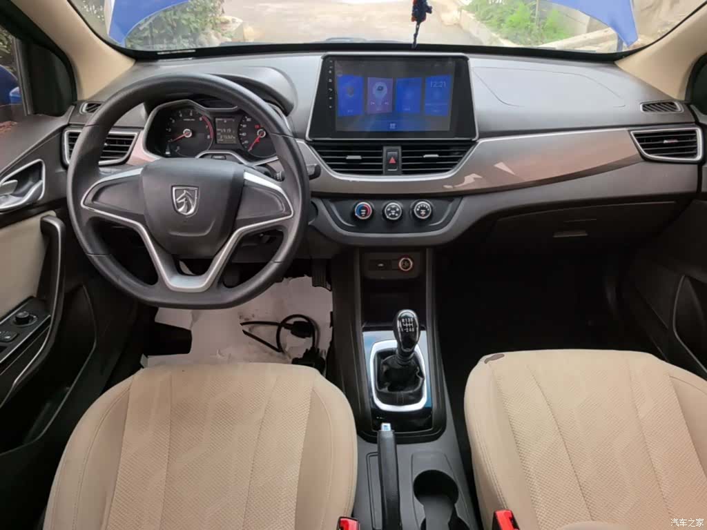Wuling 310W, 2018 10