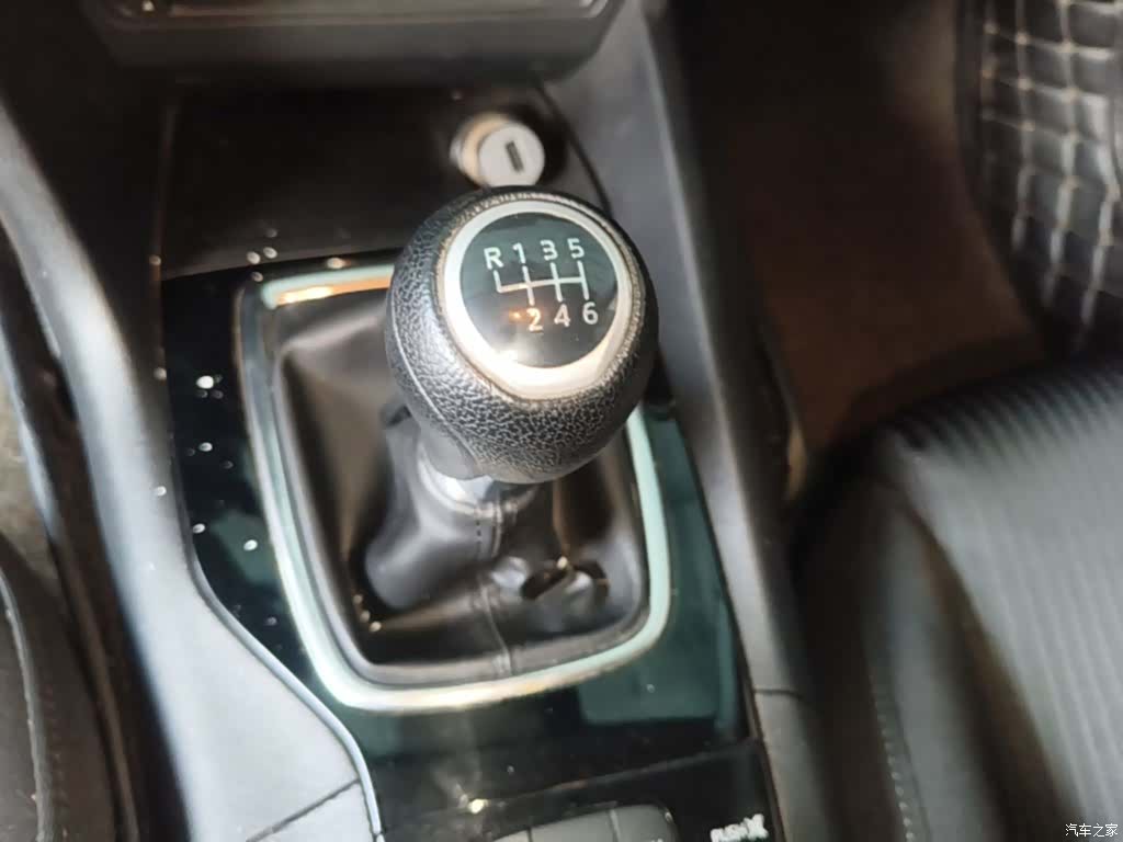 Mazda Mazda3, 2017 14