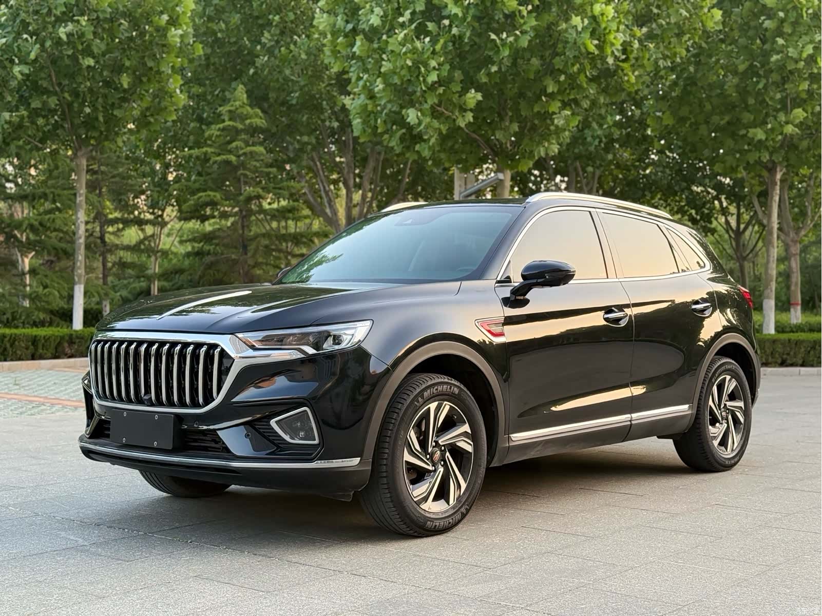 Hongqi HS5, 2022 1
