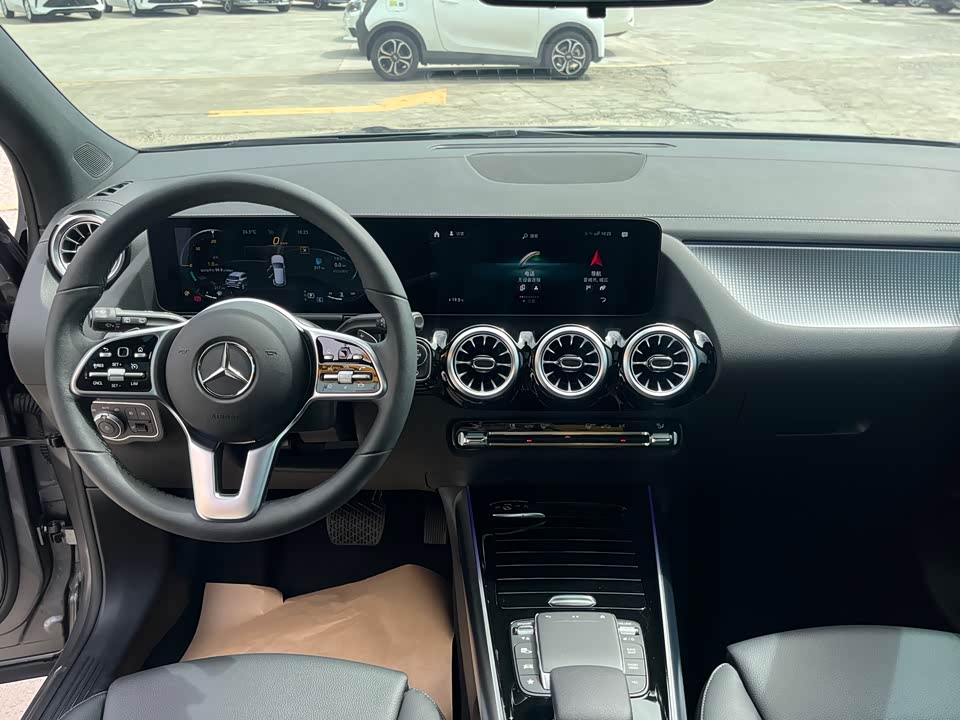 Mercedes-Benz GLA Mercedes-Benz GLA