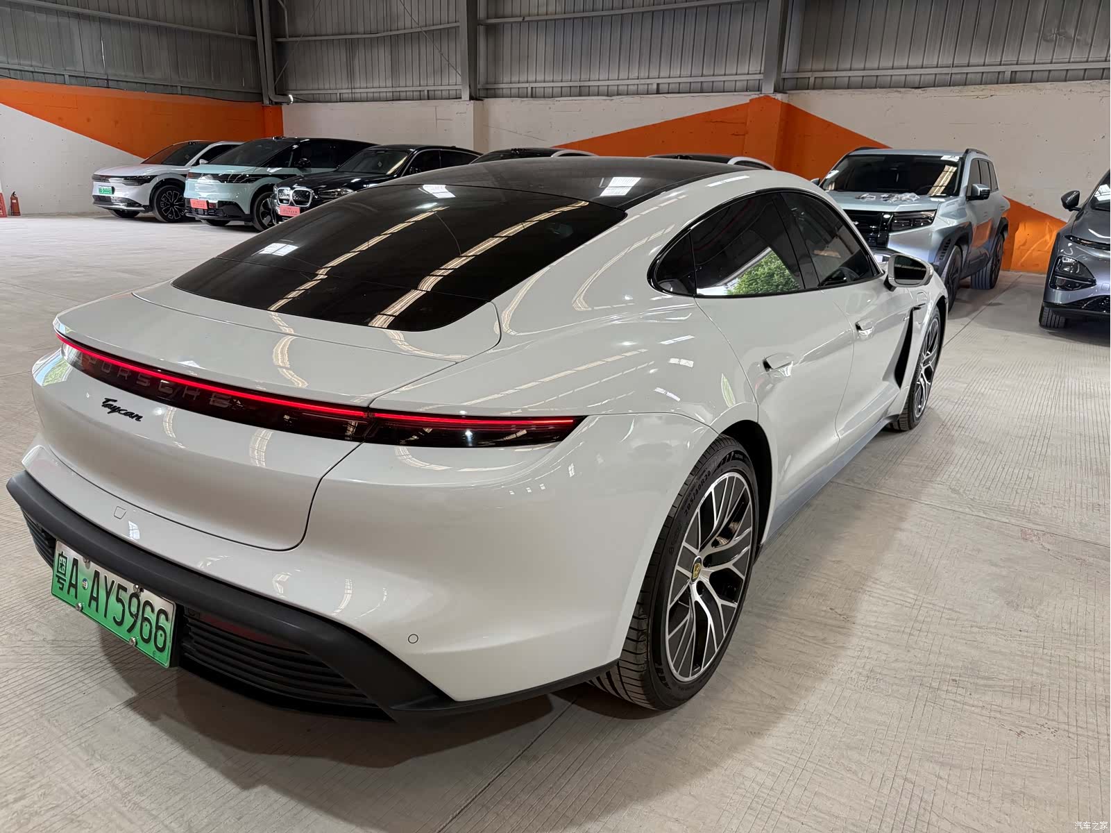 Porsche Taycan, 2021 9